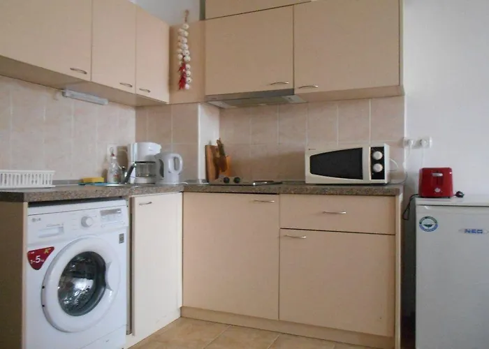 Sunny Apartmanhotel 3*