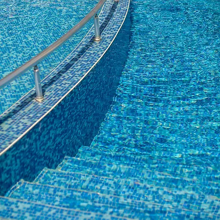 Sunny Aparthotel 3*